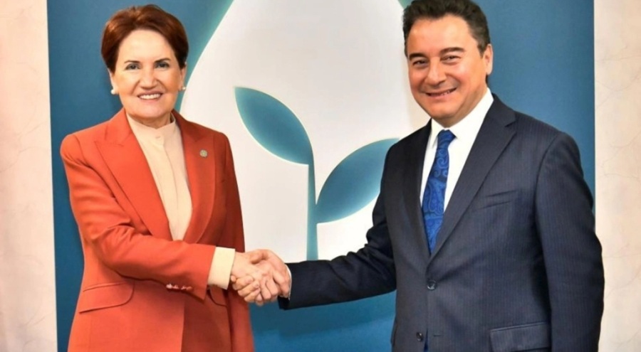 Meral Akşener Babacan'ı ziyaret etti