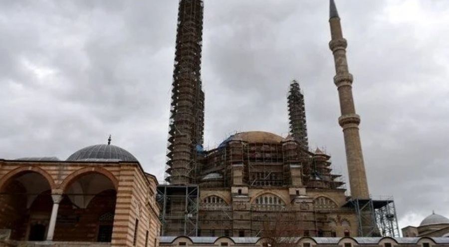 UNESCO mirası Selimiye Camisi'nin restorasyonuyla 594 penceresi de değişiyor