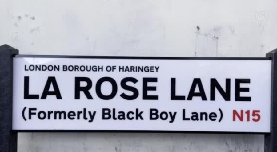 İngiltere'de ırkçı mesaj vermesi nedeniyle sokağın adı değiştirildi