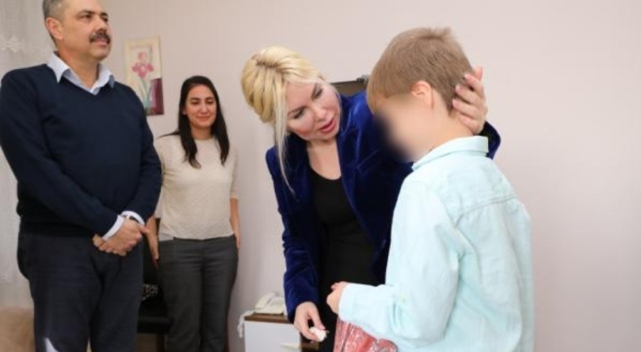 Bursa'da çöp evde bulunan çocuk iyileşiyor