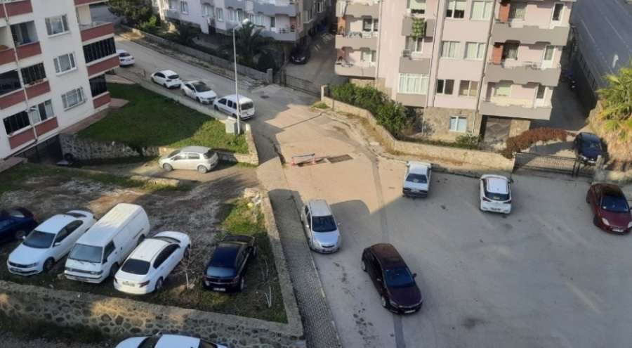 Bursa Mudanya'da hırsızlar rögar kapaklarını çalıyor