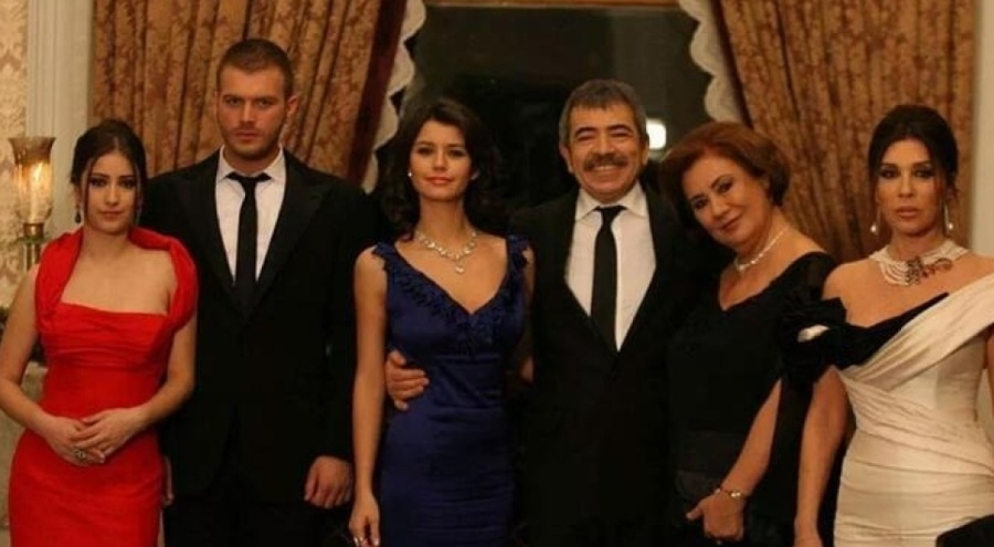 Aşk-ı Memnu filminde Firdevs'i canlandıracak isim Hande Ataizi oldu