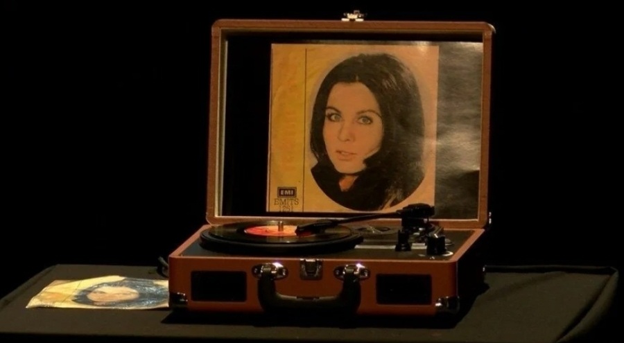 Anma töreninde Nur Sürer gözyaşlarına boğuldu