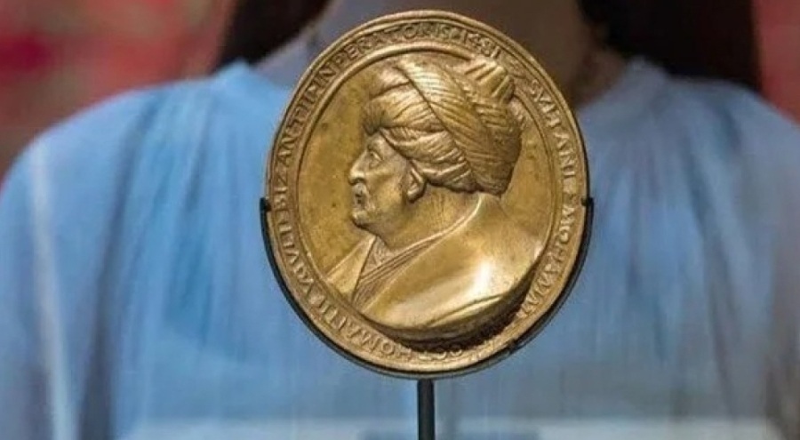 Fatih Sultan Mehmet madalyonunu İstanbul'a getirildi