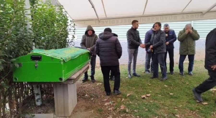 Fotoğraf çekerken kayalıklardan düşen Semiha, Orhangazi'de toprağa verildi