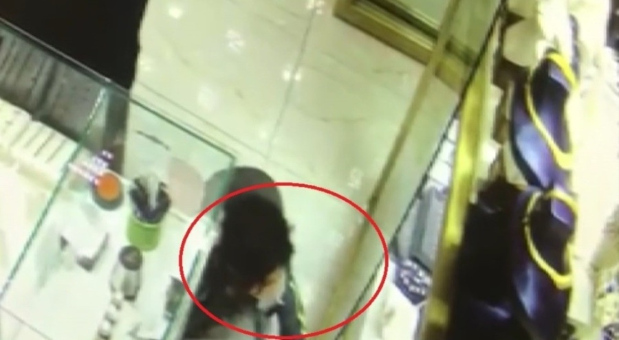 Bursa'da kuyumcu hırsızlığına çocuklarını alet ettiler