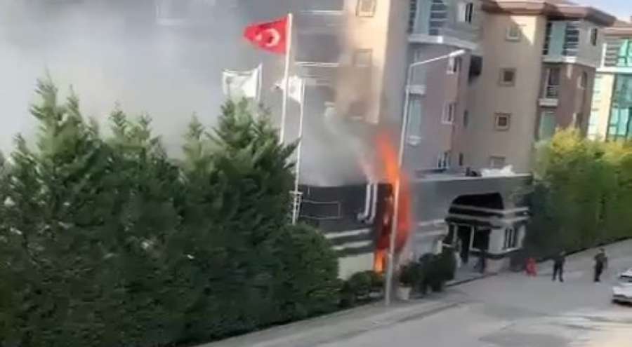 Bursa'da lüks sitenin jeneratörü alev alev yandı
