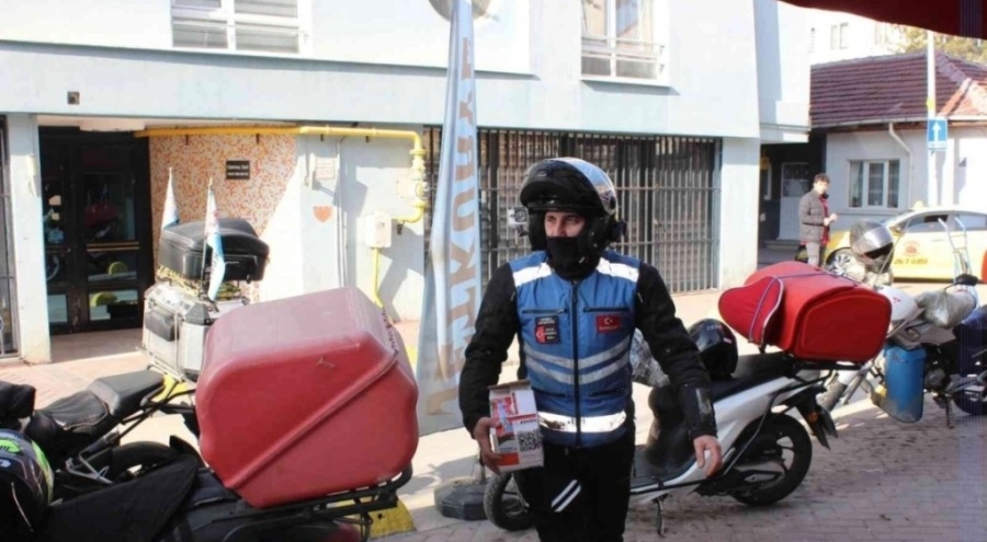 Kuryelerin taşıdığı yemek siparişleri çalınıyor!