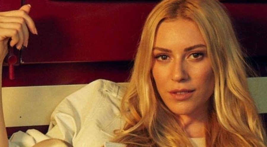 Sinem Kobal, setlere geri döneceğine dair sinyal verdi