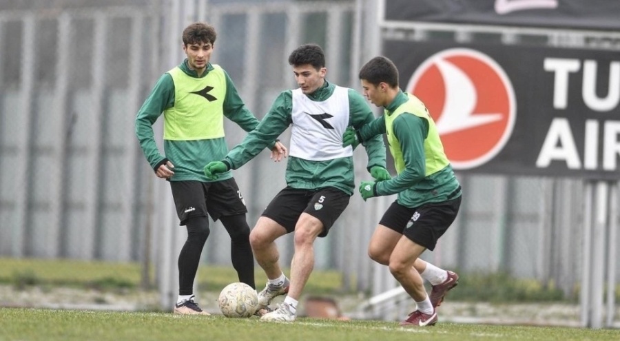 Bursaspor topa sahip olma çalıştı
