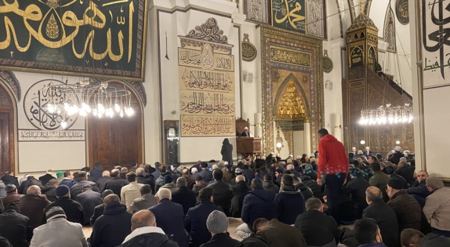 Bursalılar, kandilde Ulu Cami'yi doldurdu