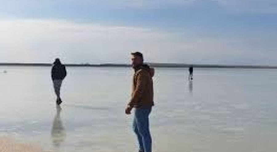 'Kuş Cenneti' olarak bilinen Bitlis'in Arin Gölü dondu