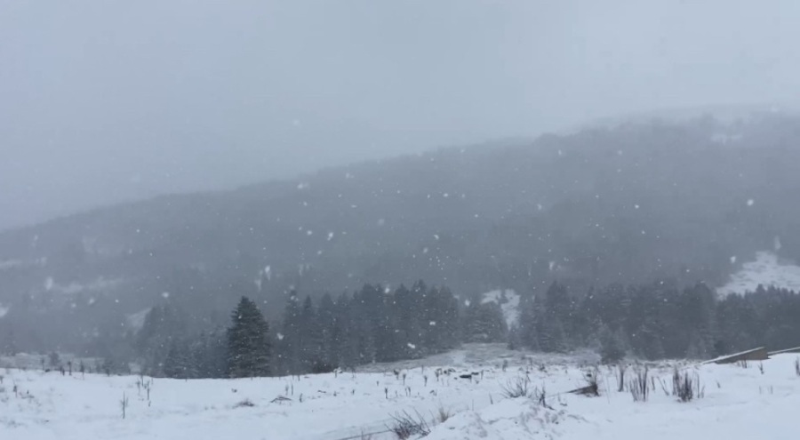 Bursa Uludağ'da kar yağışı başladı
