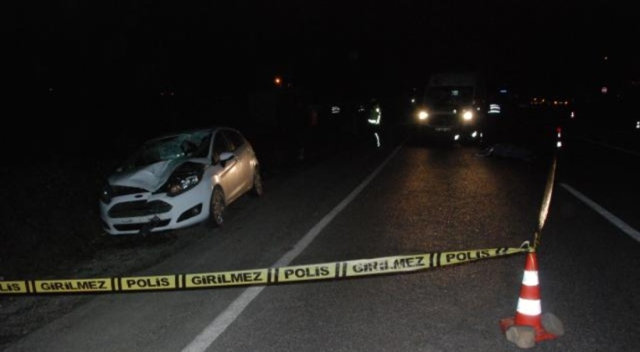 Karşıya geçmeye çalışırken otomobil çarptı