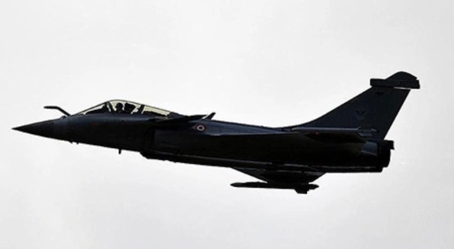 Hindistan'da iki savaş uçağı düştü!