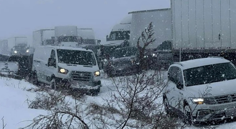 ABD'de 85 araç birbirine girdi