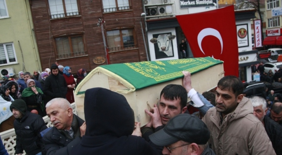 Bursa'daki aile cinayetine kurban gidenler toprağa verildi