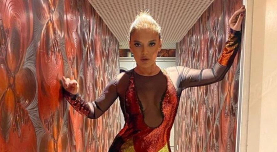 Demet Akalın'dan takipçisine sert yanıt