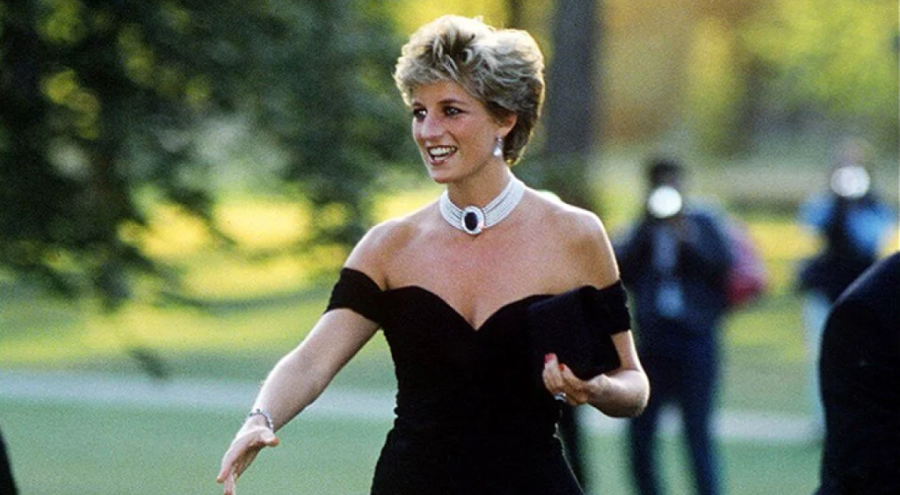 Prenses Diana'nın elbisesi 11,4 milyona alıcı buldu