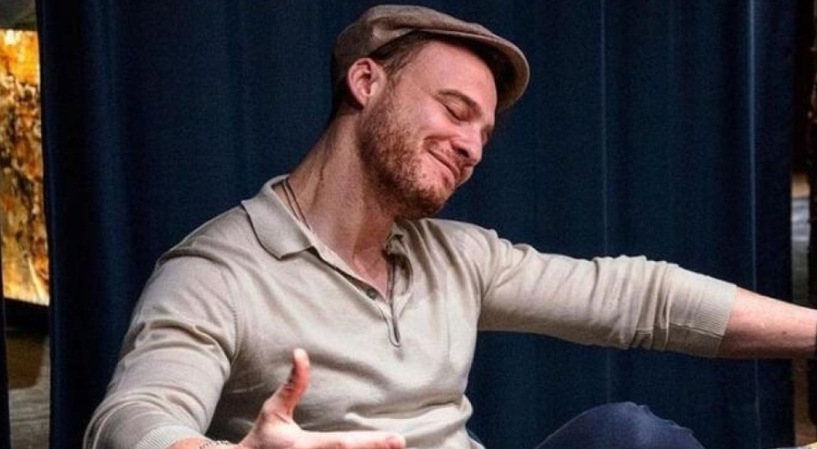 Kerem Bürsin senaristliğe hazırlanıyor