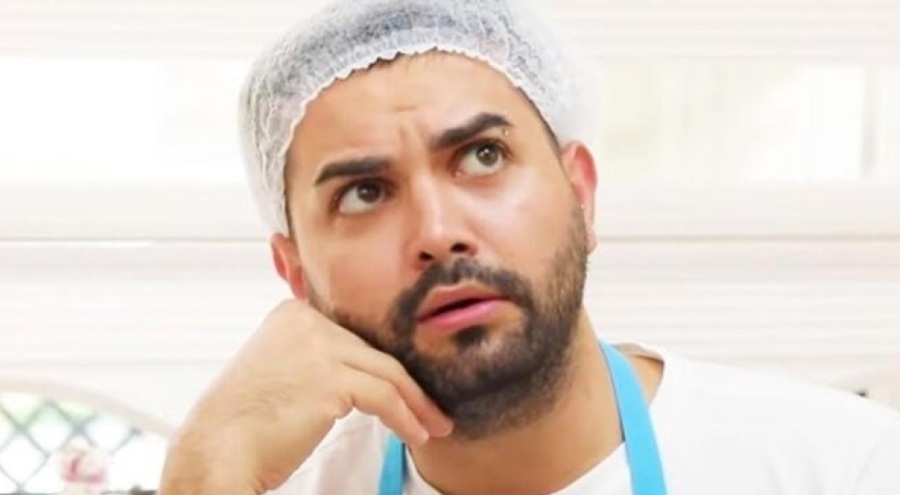 Kadir Ezildi, anneannesini kaybetti