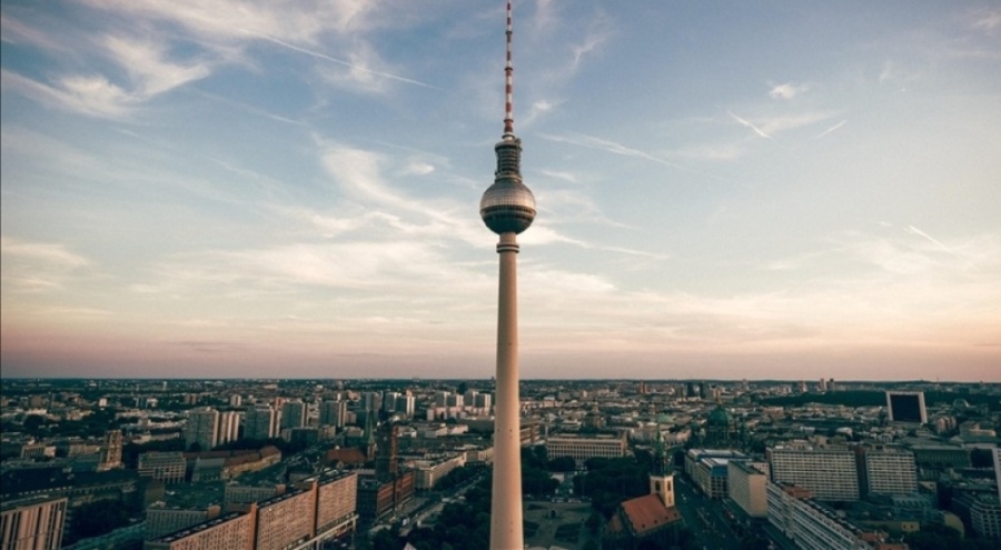 Alman ekonomisi küçüldü