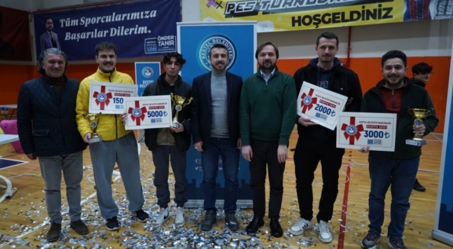 Bursa'da PlayStation PES 2021 Turnuvası sona erdi