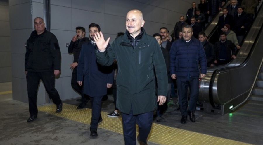 Bakan Karaismailoğlu İstanbul Havalimanı metrosunu denedi
