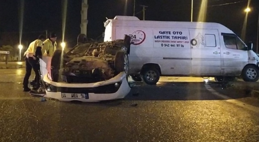 Bursa Mudanya'da takla atan otomobilde sürücü ağır yaralandı