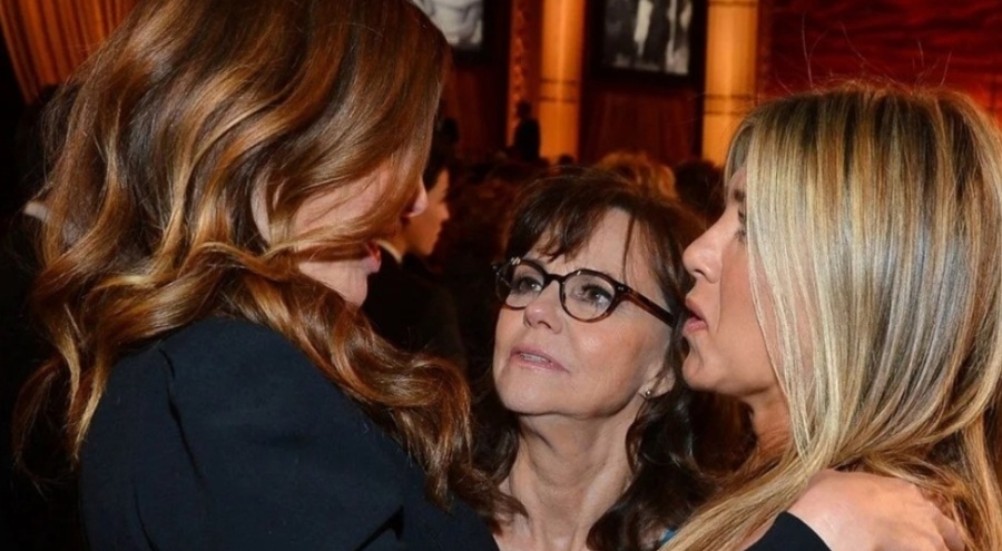 Julia Roberts ve Jennifer Aniston birlikte komedi filminde yer alacak