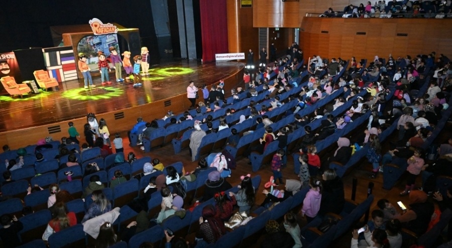 Bursa'da çocukların yarıyıl tatili için etkinlik ve gösteri düzenlendi