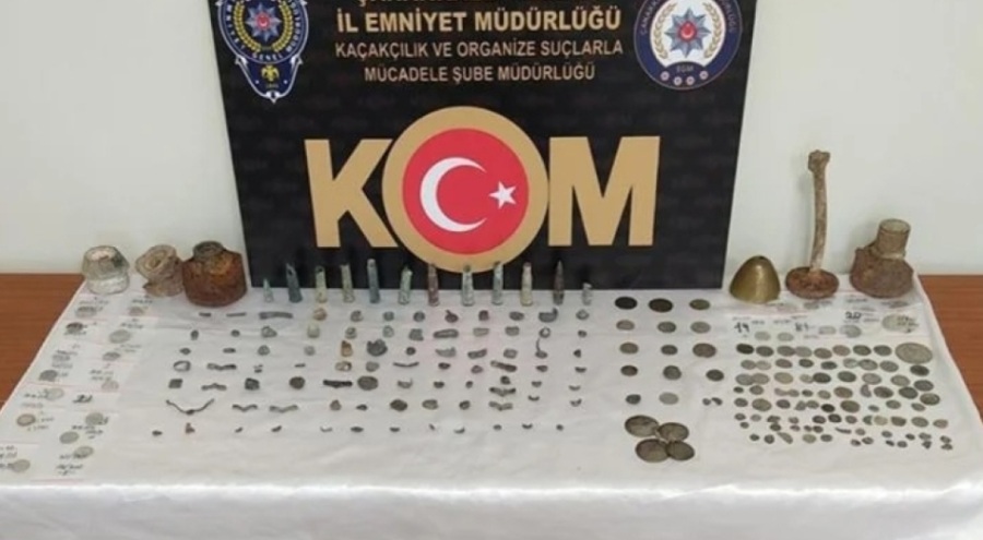 Tarihi eser kaçakçılığı operasyonunda Osmanlı dönemi madalyaları ele geçirildi