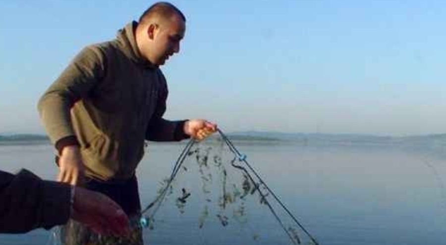 Marmara denizinde yasak bitiyor, balıkçılar ağ atmaya hazırlanıyor