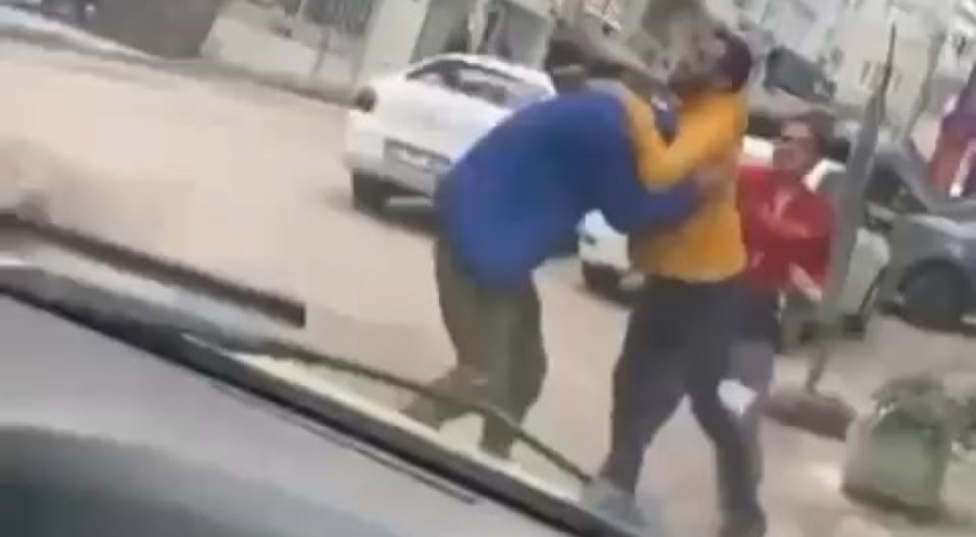 Bursa'da trafikte yaşanan yol verme kavgaları kamerada