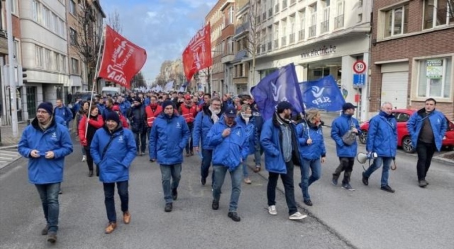 Avrupa ülkelerinde grev devam ediyor