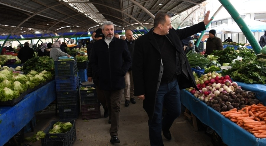Bursa İznik Belediye Başkanı Usta pazarcıları ziyaret etti