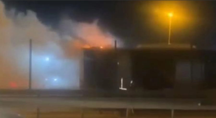 Bakırköy'de bir metrobüs alev alev yandı