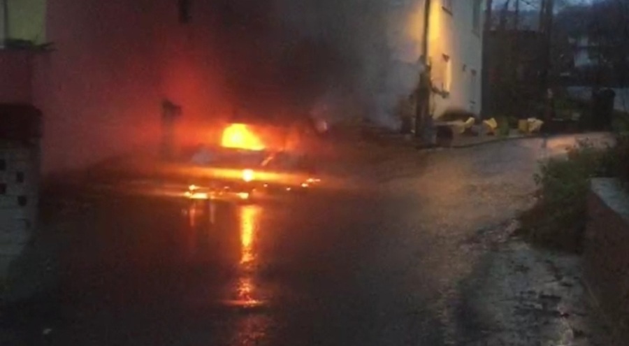 Yanan aracın içerisinde 1 kişi yanarak can verdi