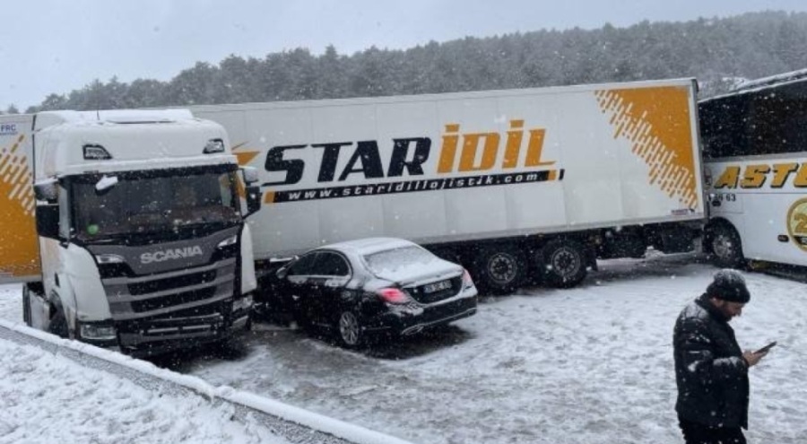 Anadolu Otoyolu Bolu-Yedigöller mevkisinde kaza!