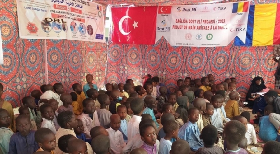 Türk sağlık ekibi  Çad'a şifa götürdü