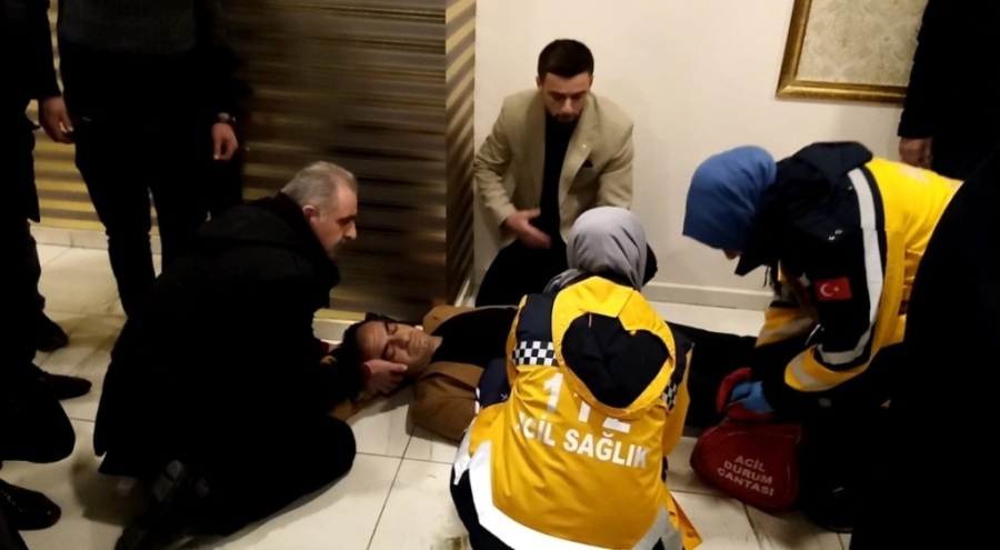 Bursa'da muhtar, oy kullanırken beyin kanaması geçirdi