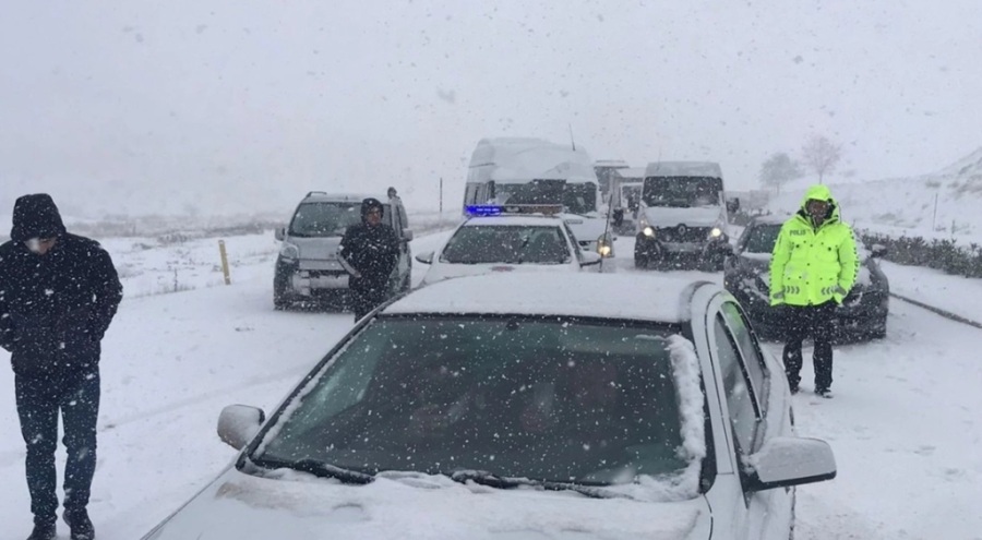 İki il arasında ulaşım durdu