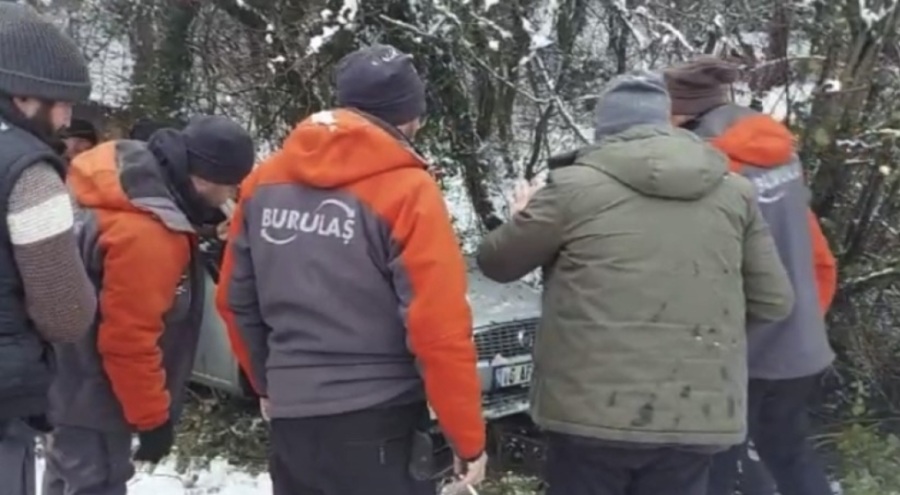 Bursa'da kontrolden çıkan araç şarampole düştü