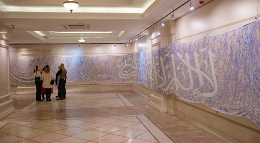 Dünyanın en büyük ebru çalışması Ankara'da