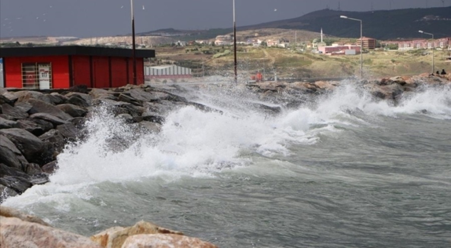Batı Akdeniz'de fırtına, Kahramanmaraş-Osmaniye çevresinde kar bekleniyor