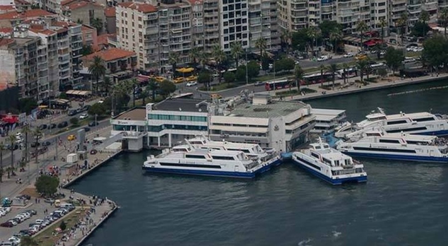 İzmir'de vapur seferleri iptal edildi