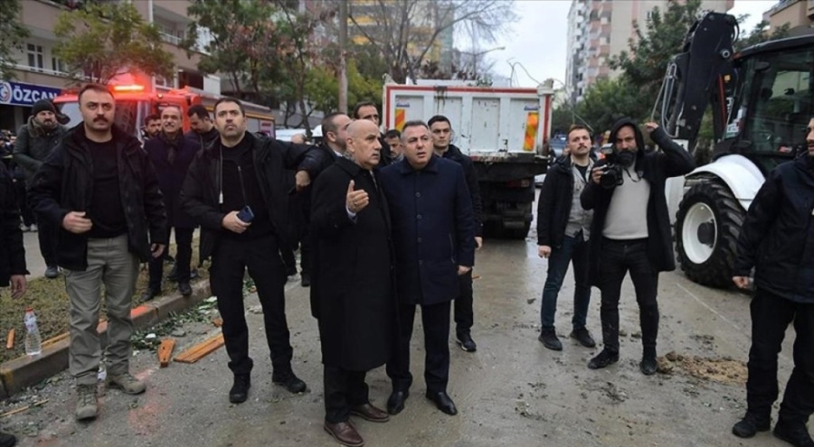 Bakan Kirişci, depremden etkilenen Adana'da incelemeler yaptı