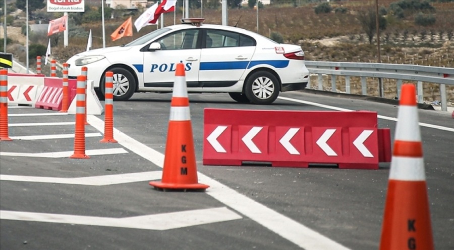 TAG Otoyolu'nun hasar gören kısmı ulaşıma kapatıldı