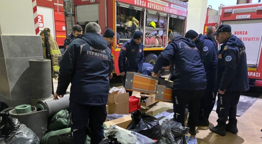 Bursa AFAD ve Büyükşehir İtfaiye Dairesi ekipleri deprem bölgesine gidiyor