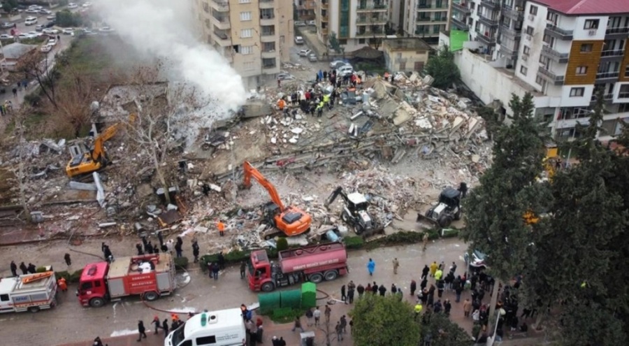 Depremin vurduğu 10 ilde okullar ilk etapta 1 hafta tatil edildi